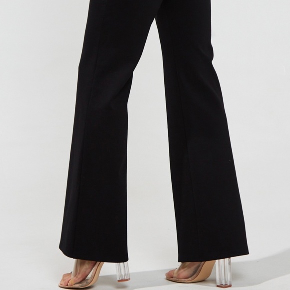 🎁 NWOT ~ A Closet Staple!Black Fitted Pants, hidden back Zipper, Boot Cut Flare - Picture 5 of 9